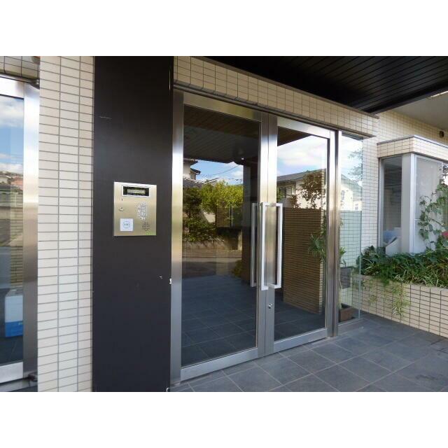 ★エントランスはオートロックです★