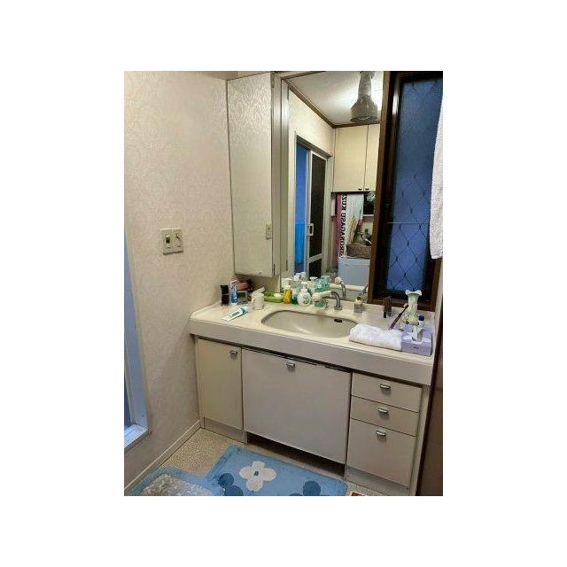 使いやすい独立洗面台です