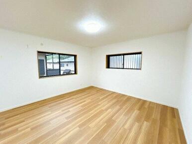 二階東側洋室の北側の様子です