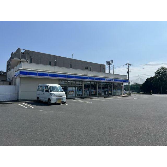 ローソンひたちなか北中根店まで徒歩４分です。