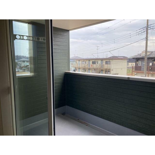 部屋の外と中をつなぐバルコニー、使い方自在！（4号棟）