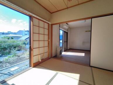 1階和室（4.5帖）の様子。南側が庭なので、日当たりが良好です。
