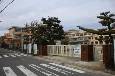 豊山町立豊山小学校