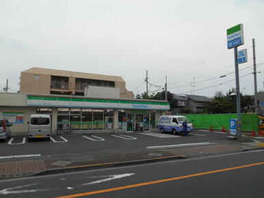 ファミリーマート桜台二丁目店