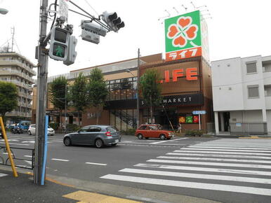 ライフ新桜台駅前店