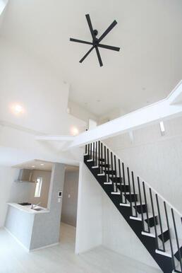 リビング吹き抜け