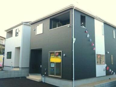 手前側　2号棟　外観