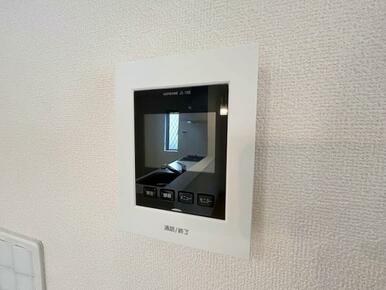 「TVモニターホン」来訪者を確認できるので安心です。