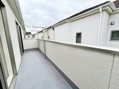 「バルコニー」日当たりも良いです。