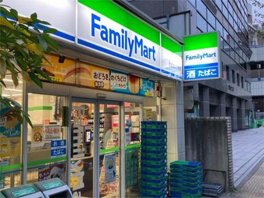 ファミリーマート鶴屋町店