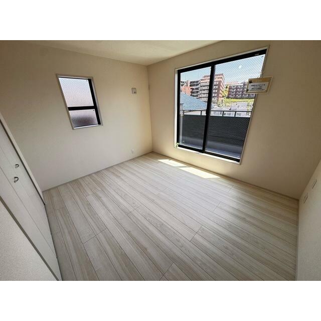 リビングとは別に静かな時間を楽しめる部屋（2号棟）