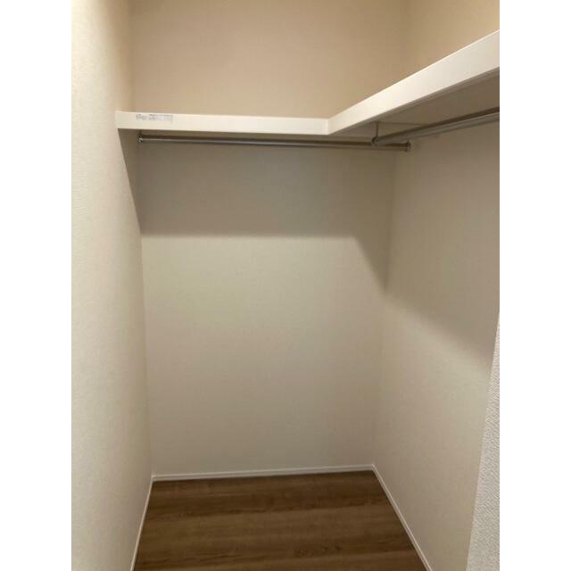 大切な洋服にはきちんと収納場所を用意したい（1号棟）