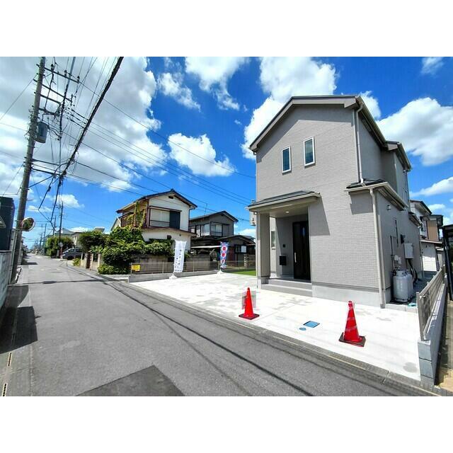 【前面道路含む現地写真】「地震に強い家」を飯田産業オリジナルの「I.D.S工法」で実現しました。お客様に安心して暮らすことができる住まいを提供いたします。
