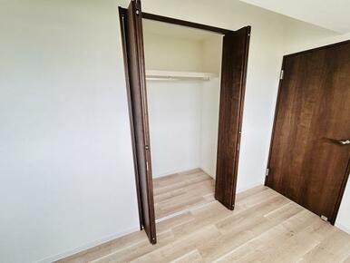 洋室5.0帖　クローゼット