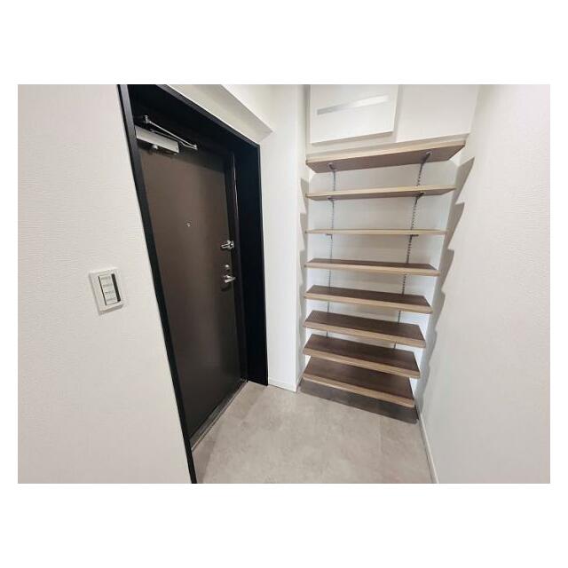 玄関　棚は新規設置