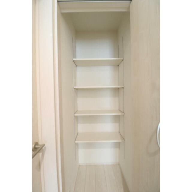 通路収納 可動棚