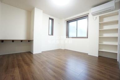 ２面採光なので、明るく風通しのよい過ごしやすいお部屋です♪