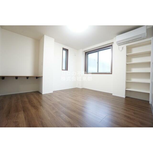 ２面採光なので、明るく風通しのよい過ごしやすいお部屋です♪