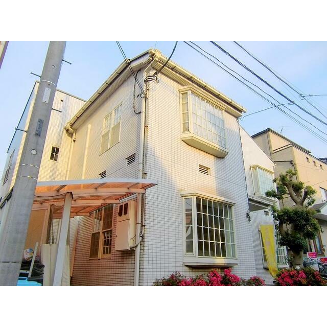 出窓がかわいいワンルームアパートです♪
