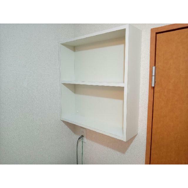 洗濯機付近の壁面収納