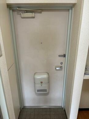 玄関横シューズボックス有り