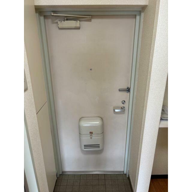 玄関横シューズボックス有り