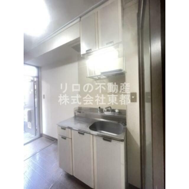 キッチンは収納付！調理器具など必要な物を収納できます☆