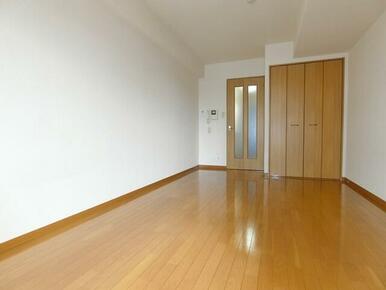 8.３帖の洋室です。