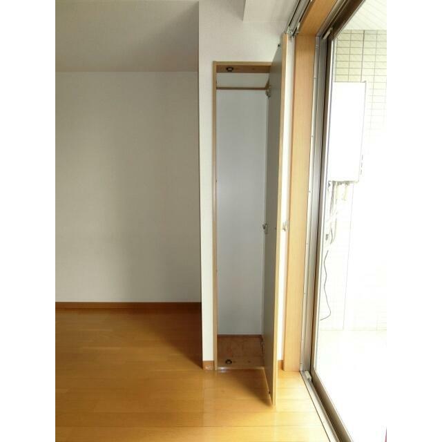 小さい収納あります。