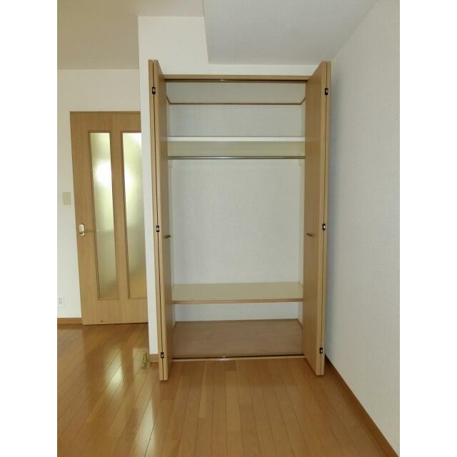 居室にクローゼットあります。