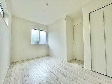 1階納戸◎白を基調とした清潔感のあるお部屋