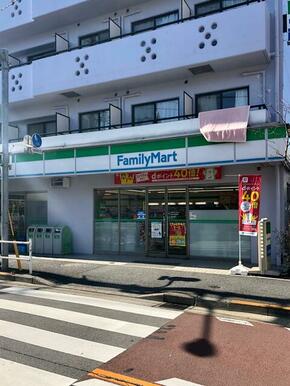 ファミリーマート新宿上落合店