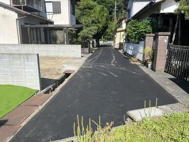 前面道路西側より