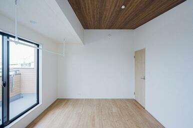 長く住むことを前提に、細かな使い勝手まで現地で確認したい一棟です。