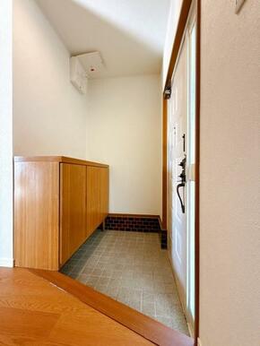 「玄関」シューズボックスもございます