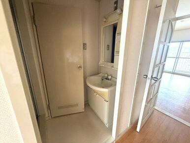 使いやすい独立洗面台です
