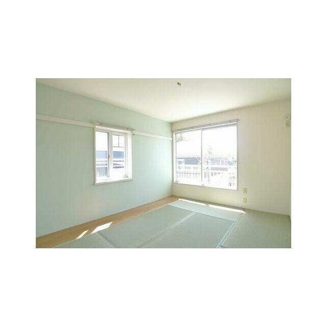 和室　畳も新調してありますのでゴロっとＴＶを見るもよし　お昼寝するもよし　のお部屋です