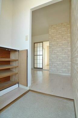 シューズボックスもしっかり完備　玄関をすっきり使用できます