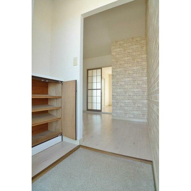 シューズボックスもしっかり完備　玄関をすっきり使用できます