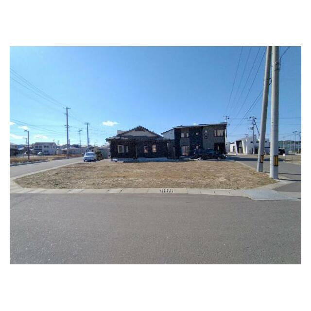 3方向が道路なので、日当たりが良好です。