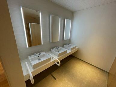 3F・4F女性用トイレ