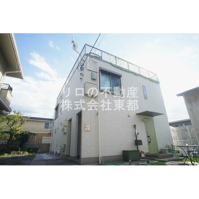 インターネット使用料無料なお部屋です。