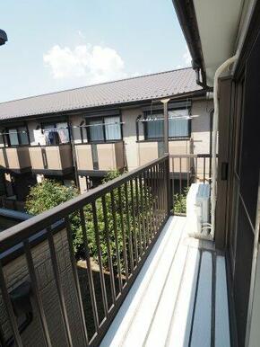 明るいバルコニーがございます♪
