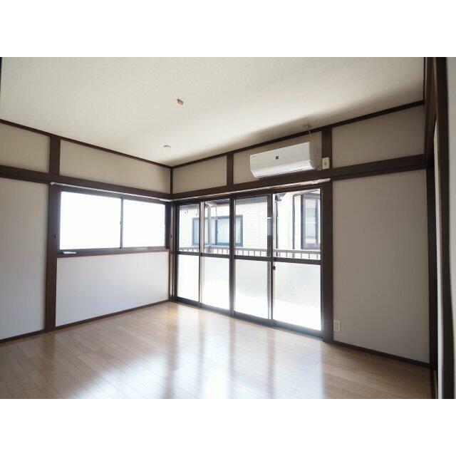 エアコン付きの居室になります♪