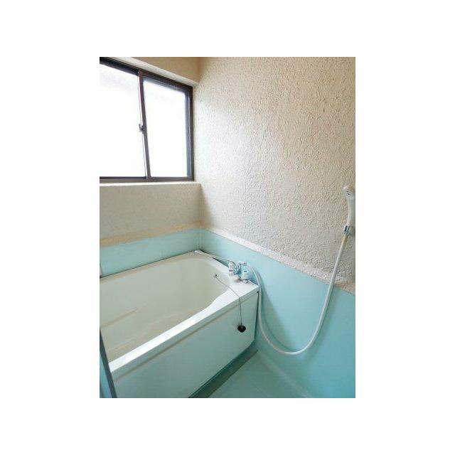 給湯のリモコン付きのバスルームになります♪