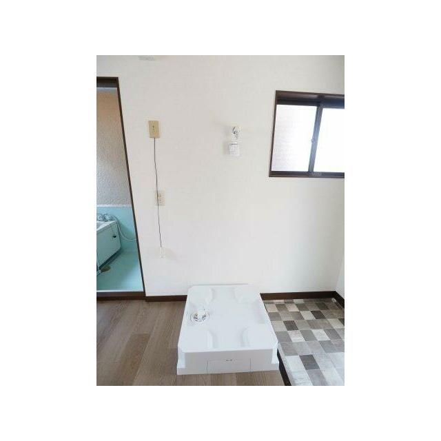 室内に洗濯機置き場ございます♪