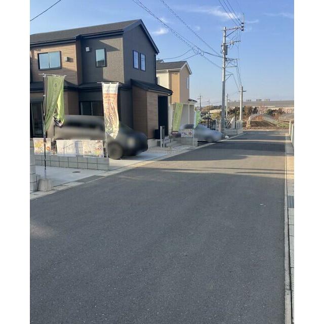１号棟　前面道路含む