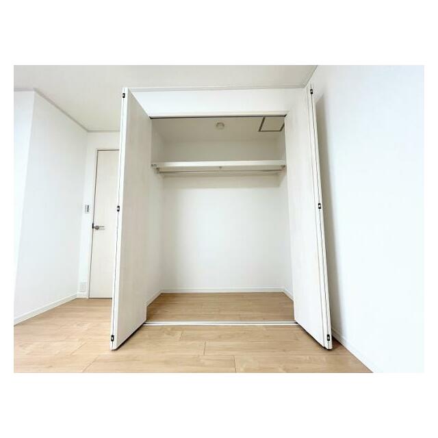 「北側洋室約6帖収納」豊富な収納です