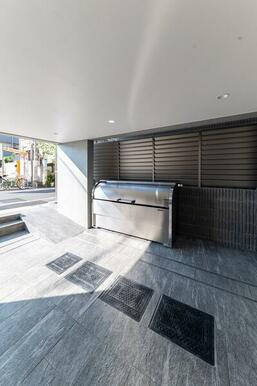 ダストボックス