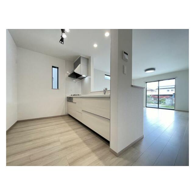 リビングの様子を見ながら家事ができるので小さなお子さまがいるご家庭も安心です＾＾